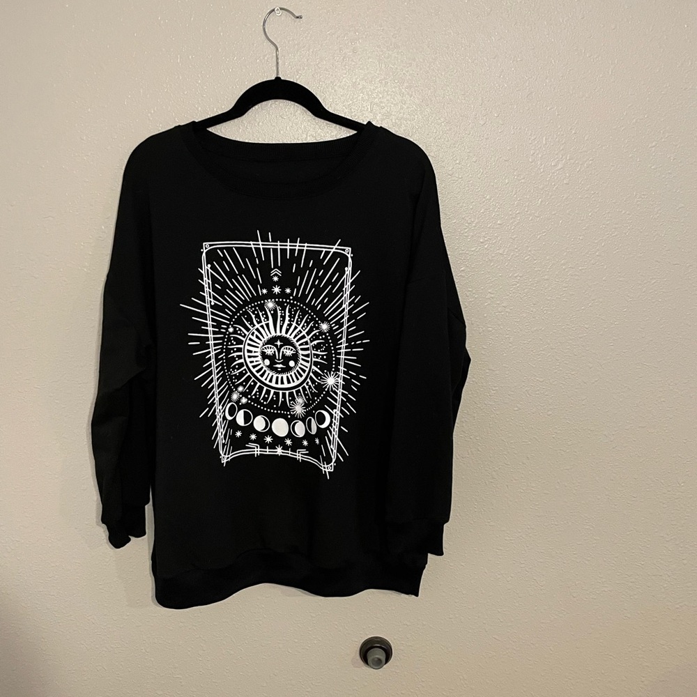 Oversized sweatshirt women’s graphic sweater